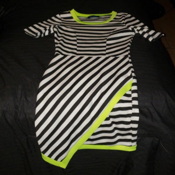 Dresses & Skirts - Black and white stripes